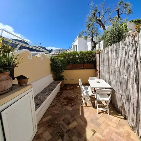 Le Camerelle 83 Holiday home Capri